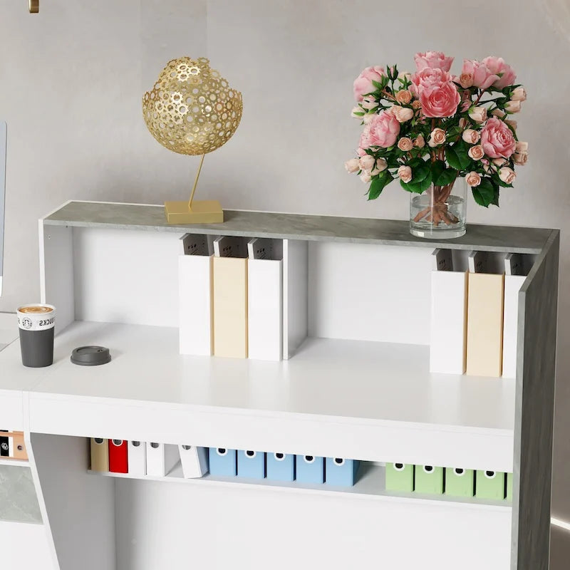 Comptoir d'accueil avec finition en marbre blanc, surface pour ordinateur et 4 étagères, 1 personne